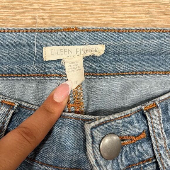 Eileen Fisher Ankle Jeans Women's 4 Petite Blue Denim Frayed Hem Zip Fly Stretch - Picture 5 of 7